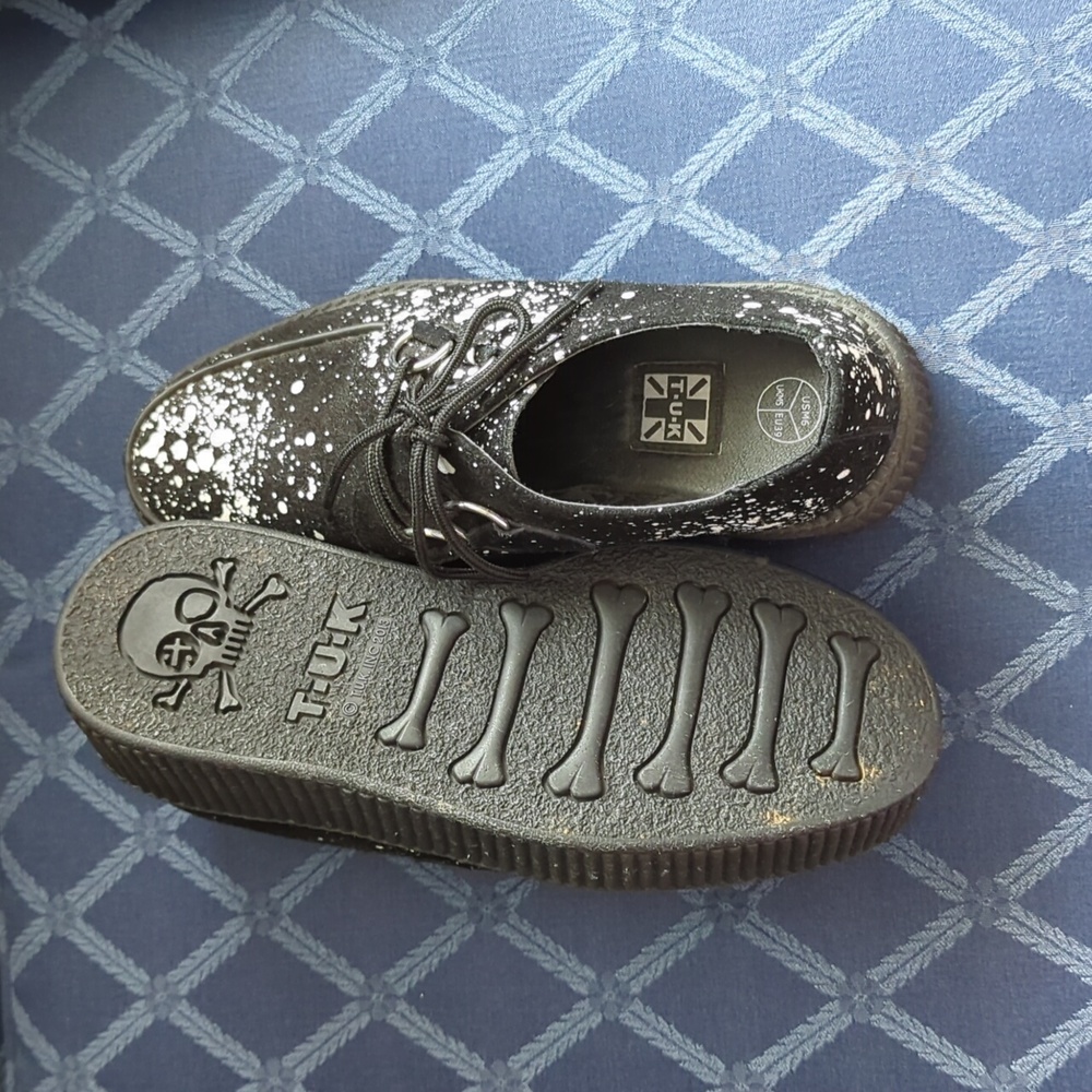 Tuk Black And White Paint Splatter Creeper Gem